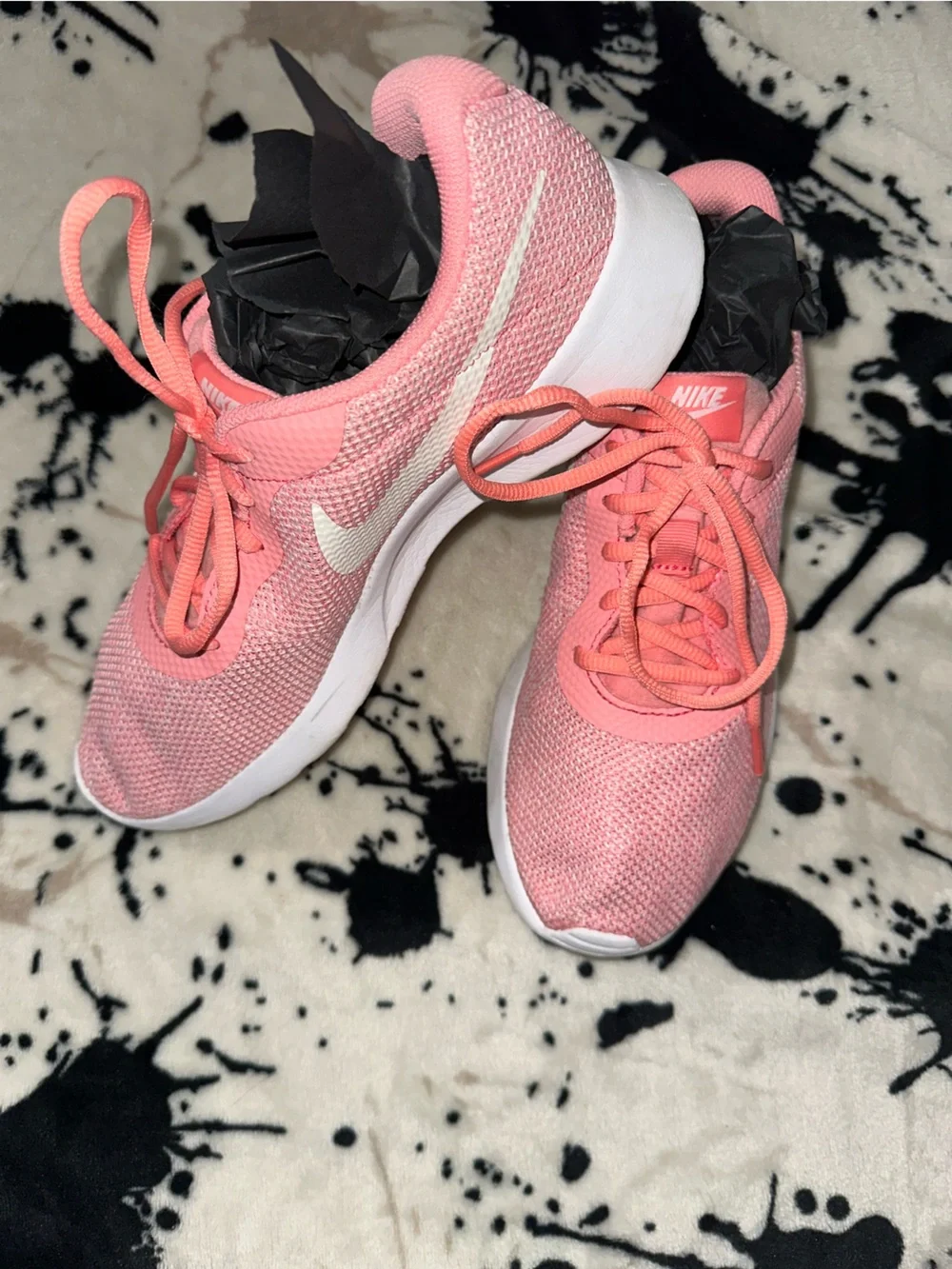Nike Women's Pink Coral Lightweight Running Sneakers
